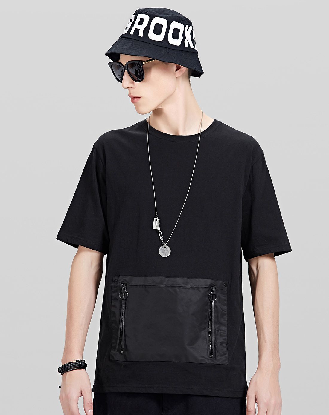 黑色黑色化纤大口袋t恤