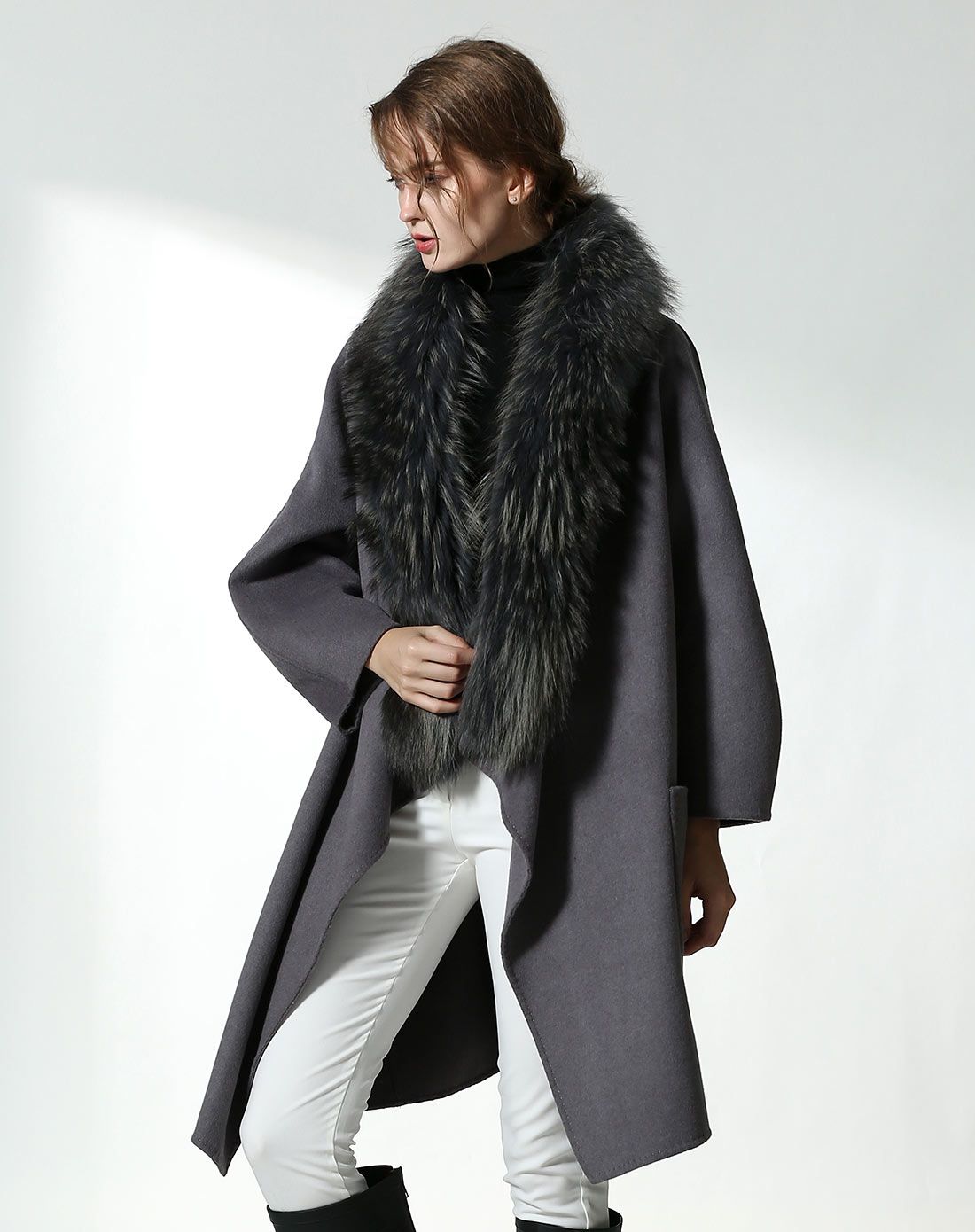 银灰狐狸大毛领宽松披挂式长袖羊毛大衣