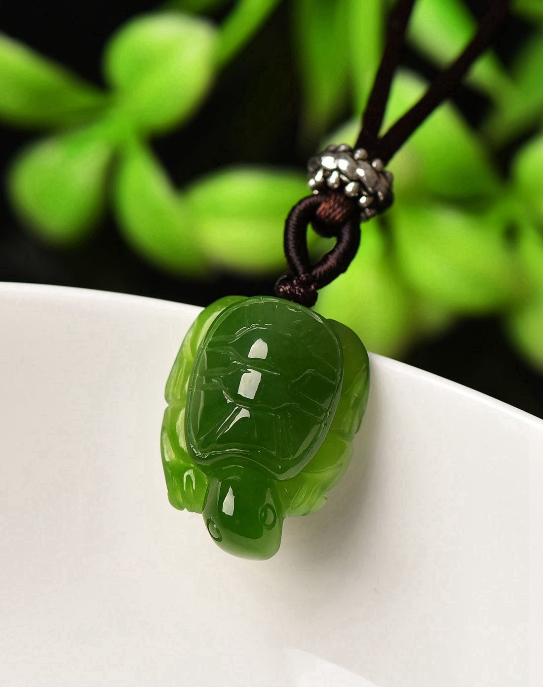 精品巧雕天然和田碧玉小乌龟吊坠