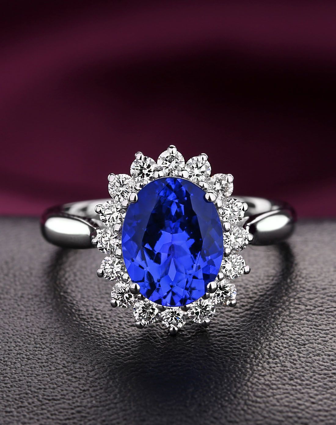 经典时尚 白18k金 3克拉坦桑石戒指 戴妃款