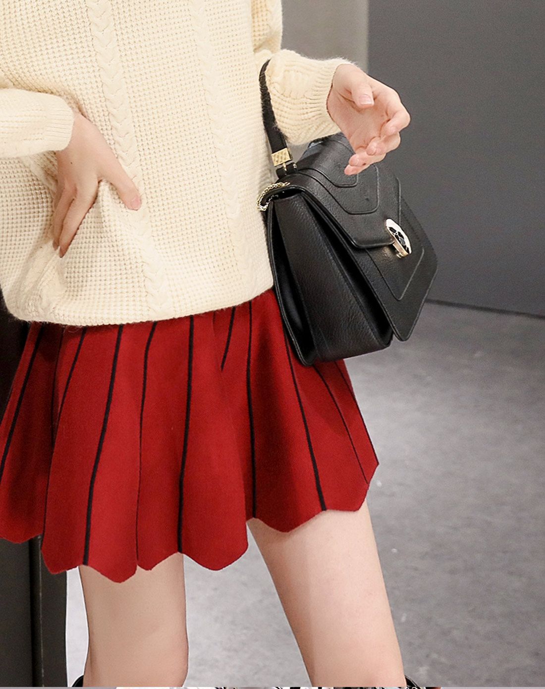 深红色高腰竖条纹加厚针织短裙