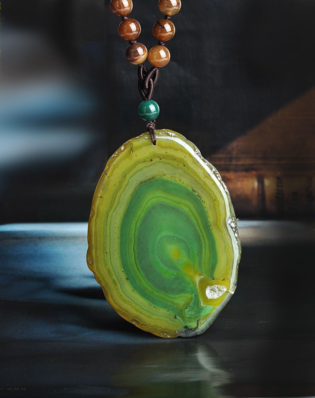 天然七彩玛瑙吊坠