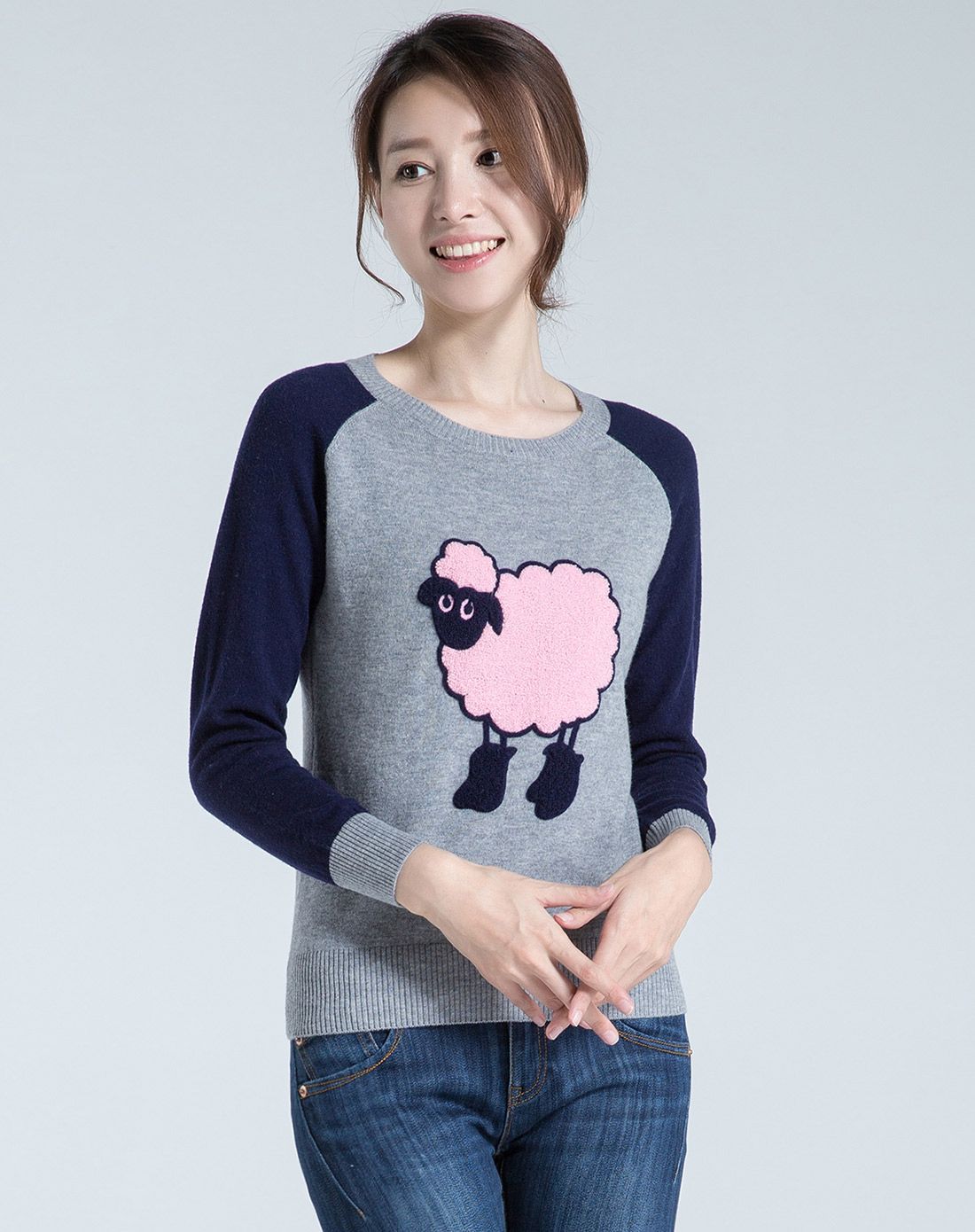 灰色可爱小羊图案长袖羊毛衫