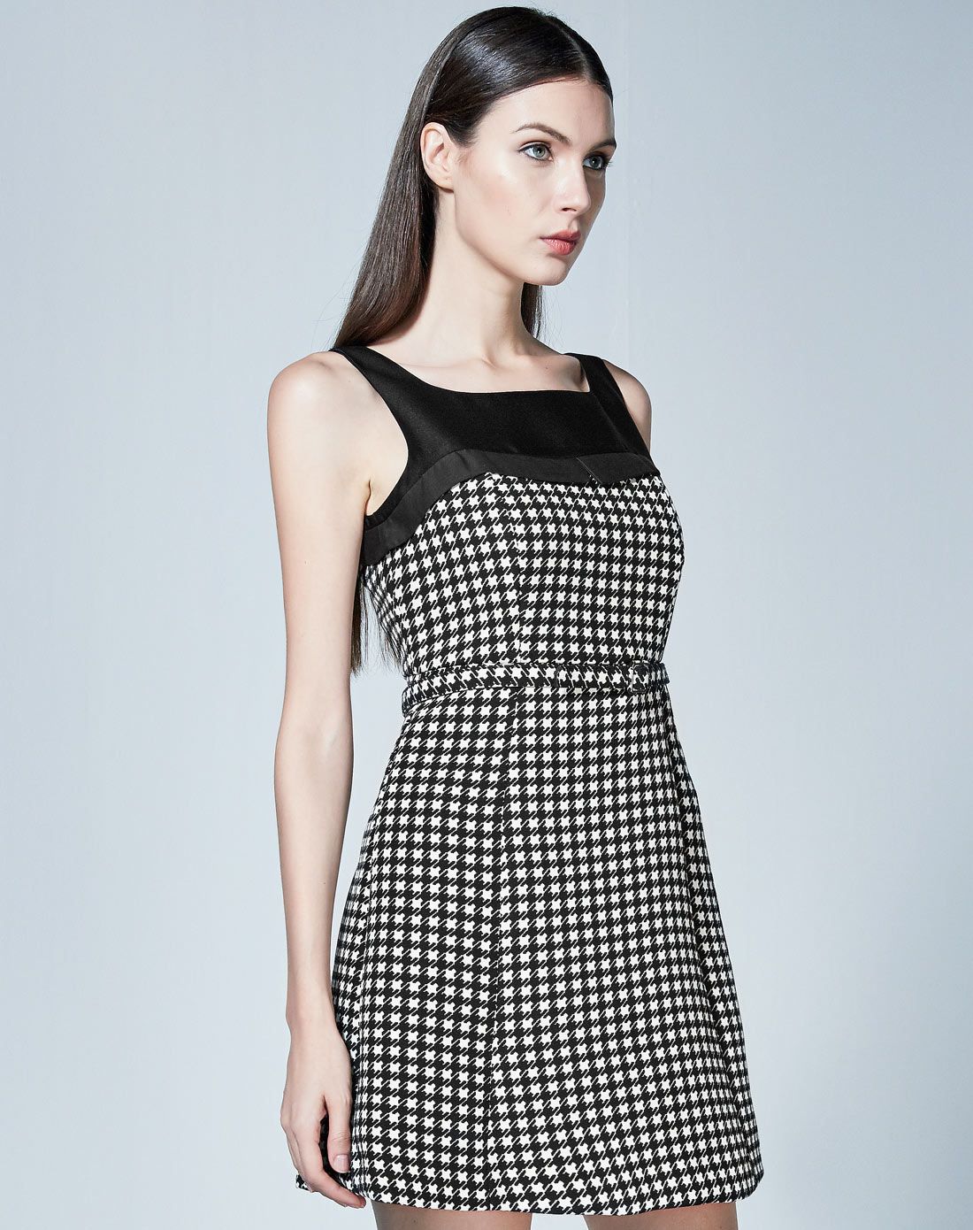 时尚方领千鸟格纹拼接无袖收腰连衣裙
