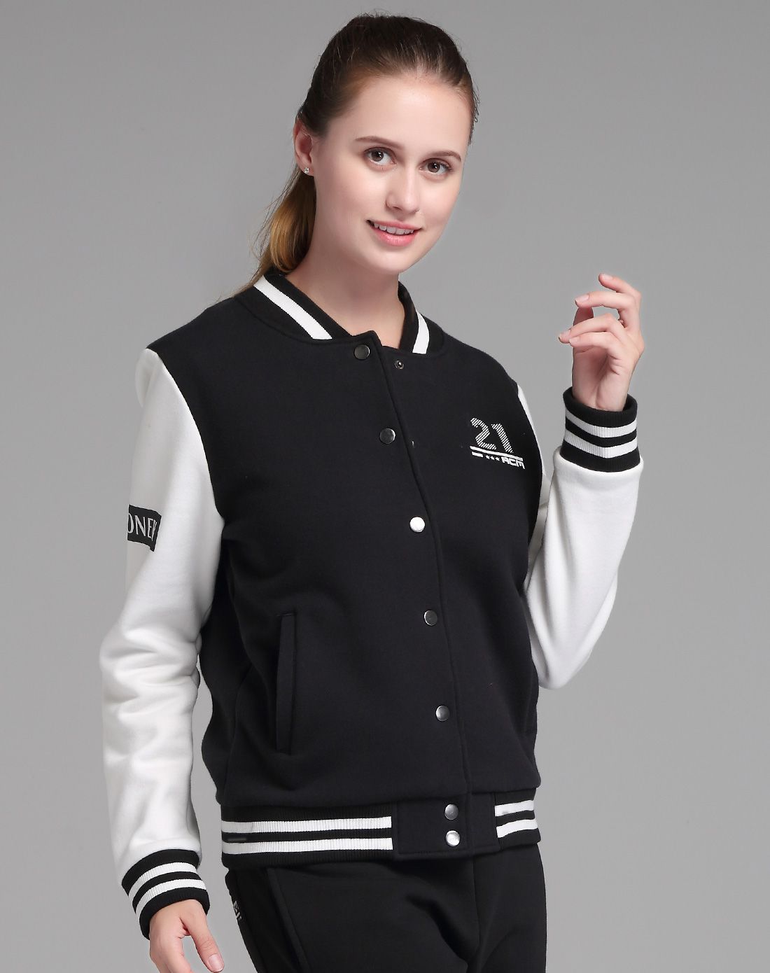 青春运动 女士黑色休闲外套 场下训练服