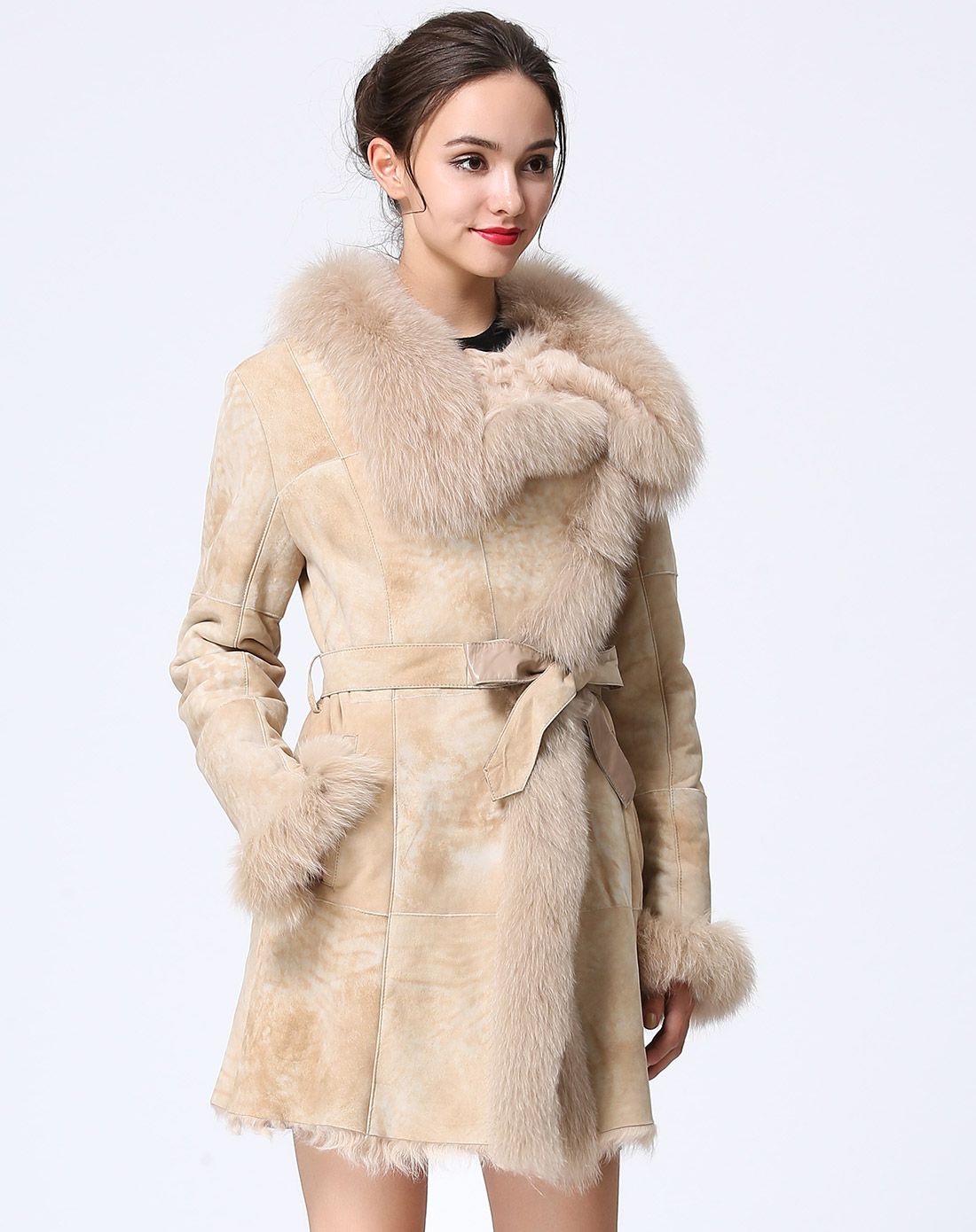 bradio男女皮衣皮草-时尚风暴女装小湖羊皮配狐狸毛领时尚皮毛一体