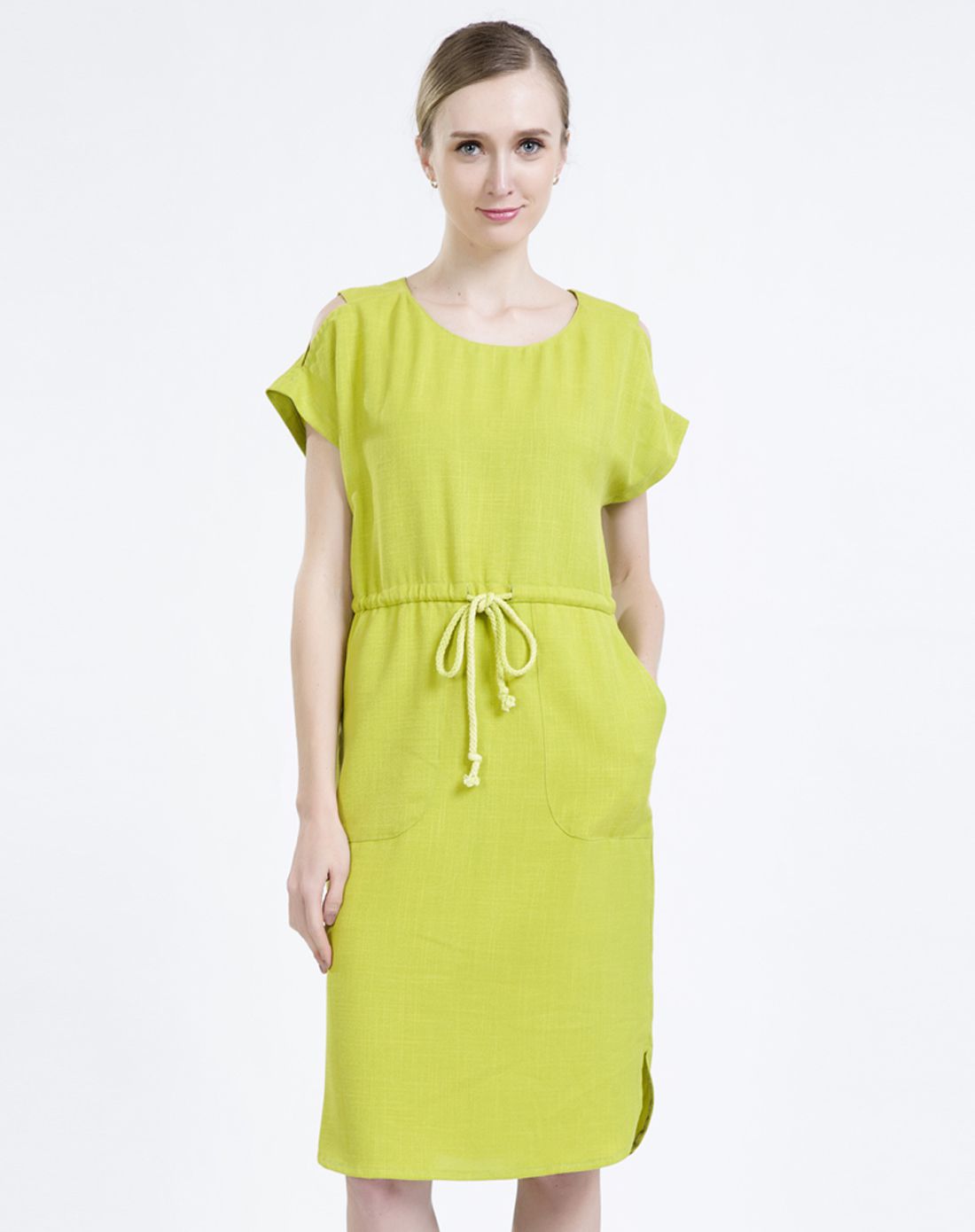 黄绿色抽绳休闲时尚露肩短袖连衣裙