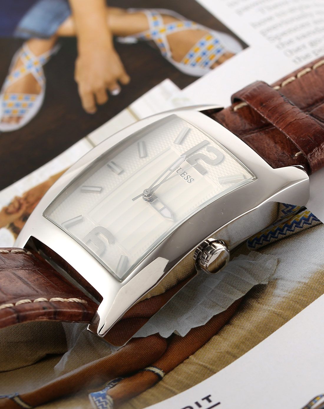 专柜同步时尚商务酒桶方形石英男表