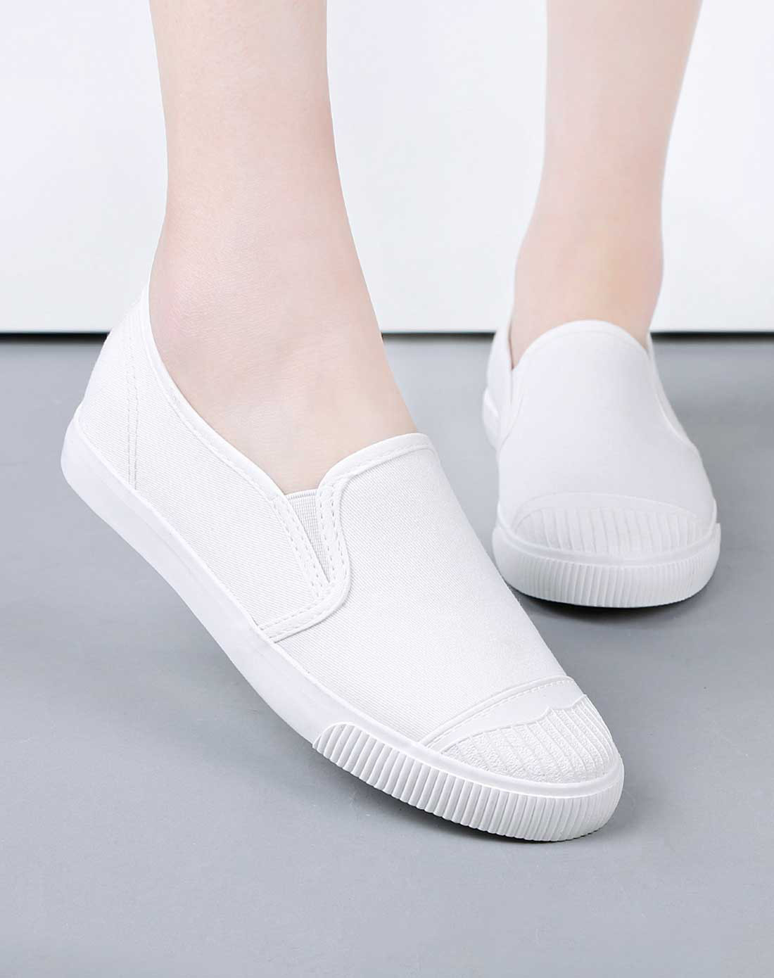 率性贝壳头 女款白色一脚蹬 时尚乐福
