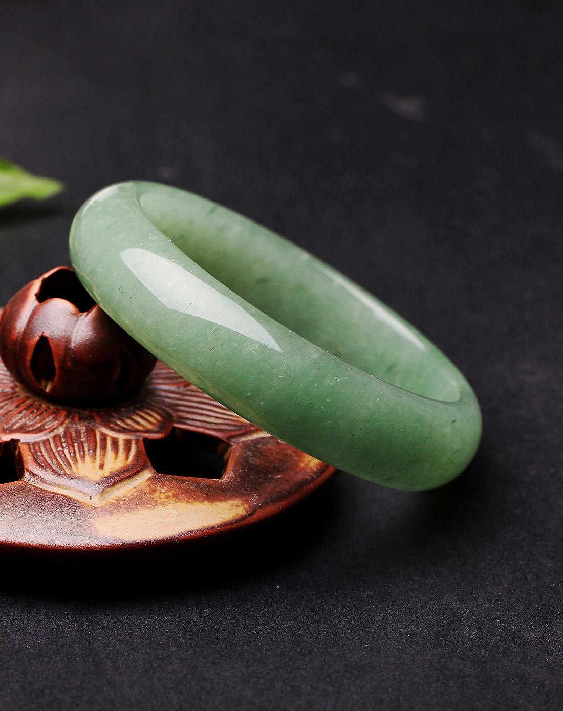 清新时尚东陵石手镯(附证书)