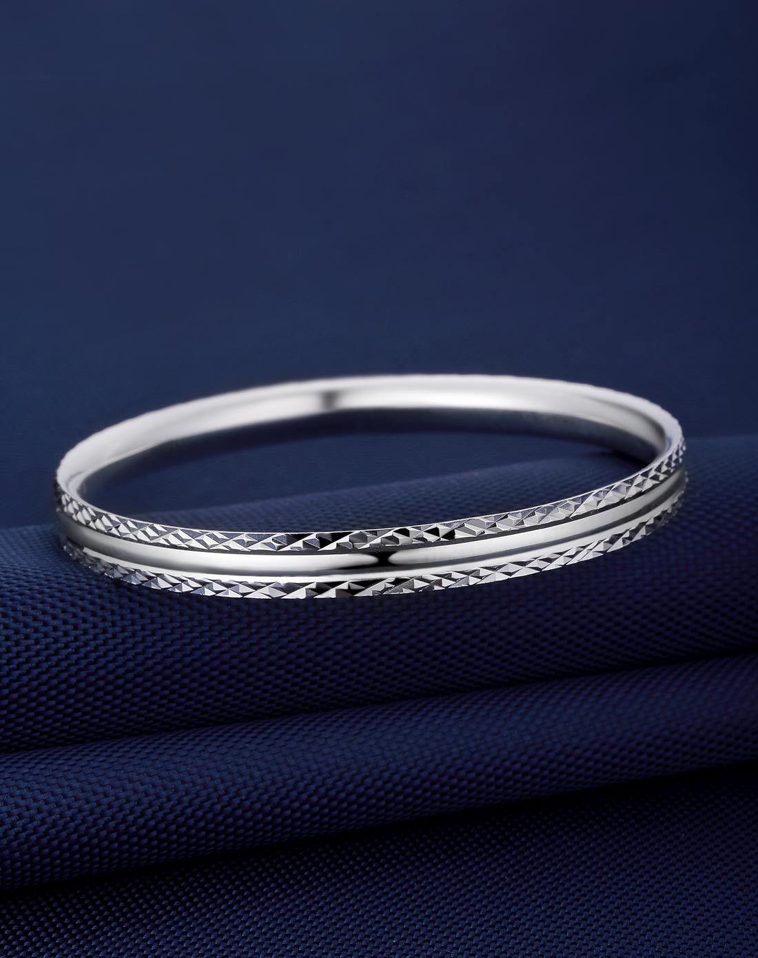 经典时尚s999银6mm闭口车花手镯