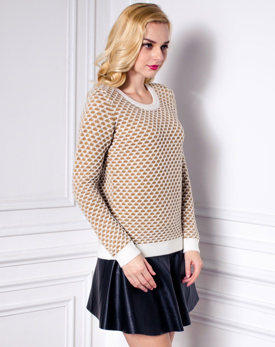 驼/白色立体蜂窝图案圆领毛衣