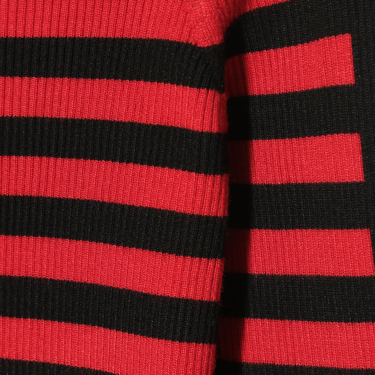 女款红黑条纹套头衫