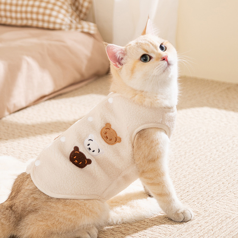 嬉皮狗 宠物猫咪可爱三只小熊绣花马甲绒衣小型猫猫秋冬款加厚保暖猫衣服