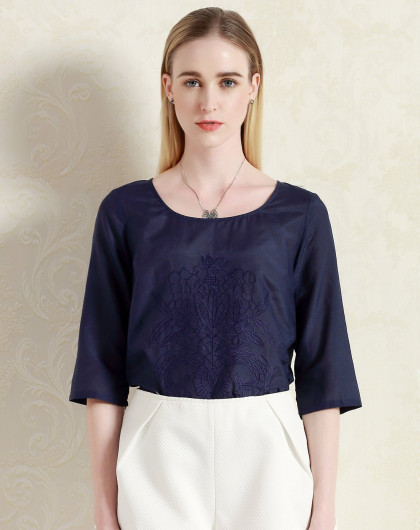 女真丝混纺绣花五分袖套衫