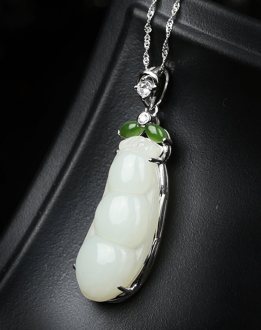 uve s925银镶白玉四季豆吊坠