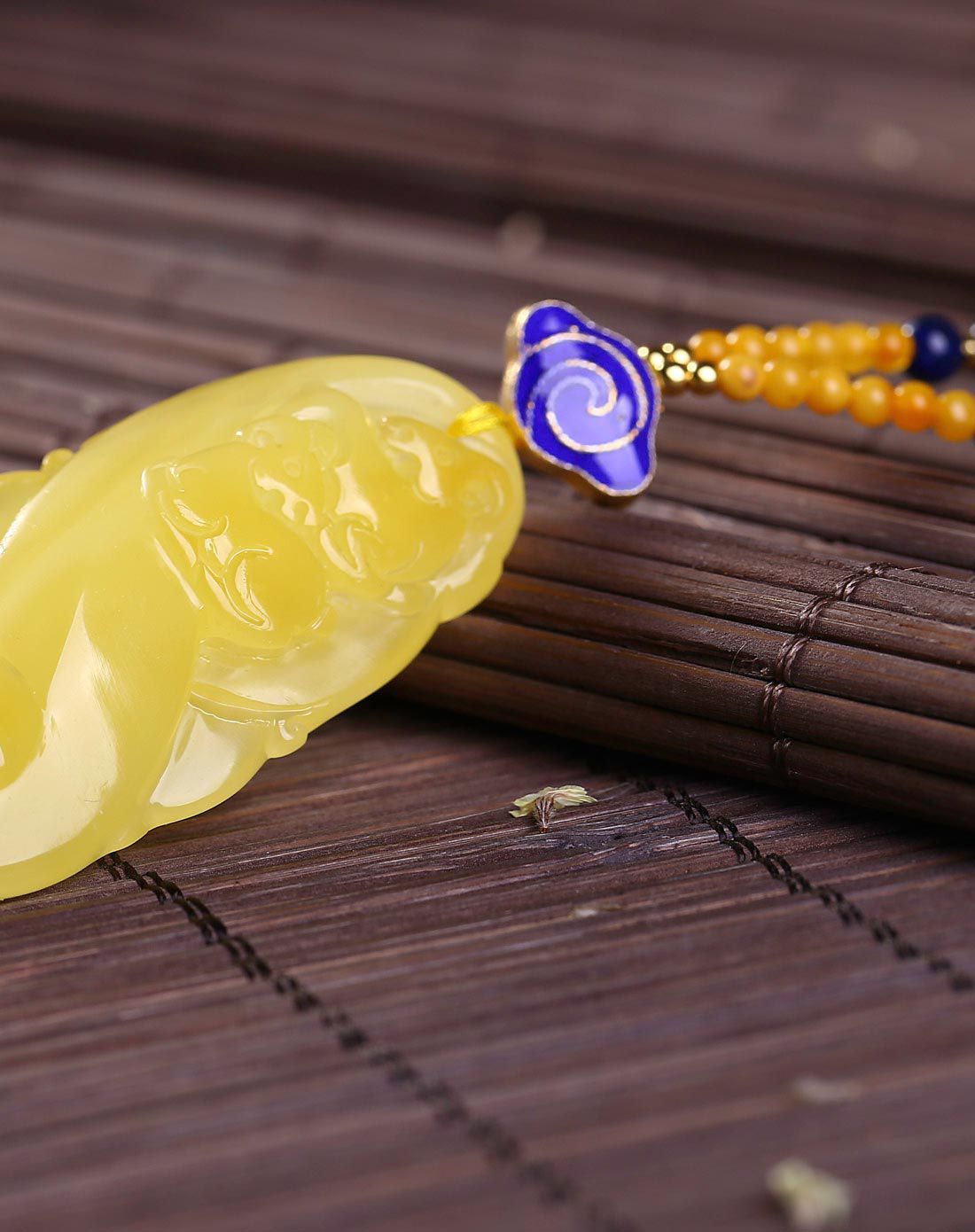 hwsa 赵薇代言生肖蜜蜡配黑玛瑙项链