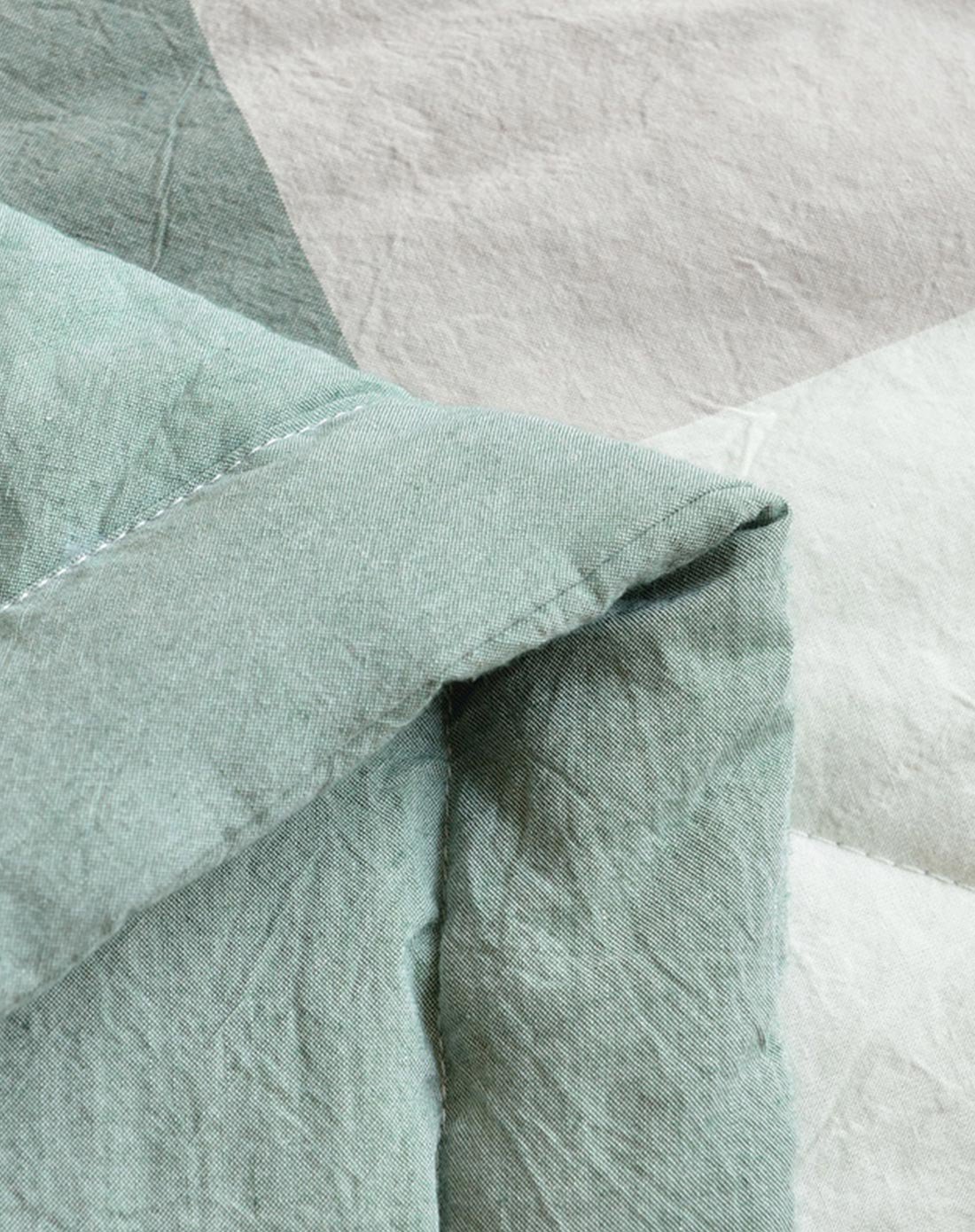 8米床用绿灰大格见实物