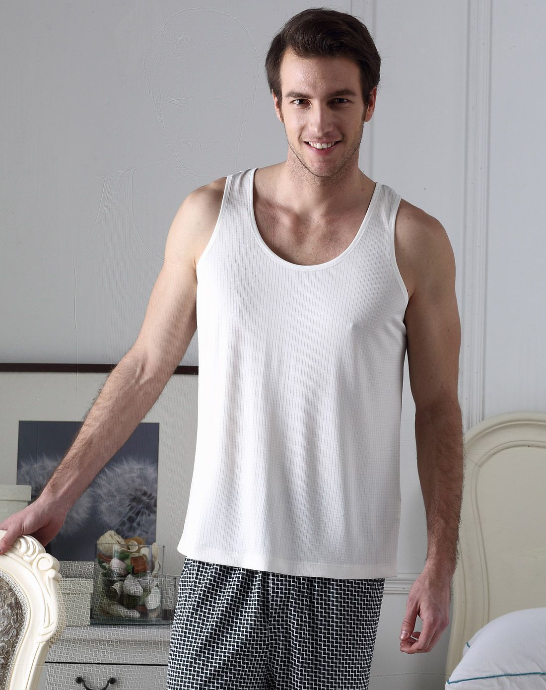 男白色真丝提花圆领背心