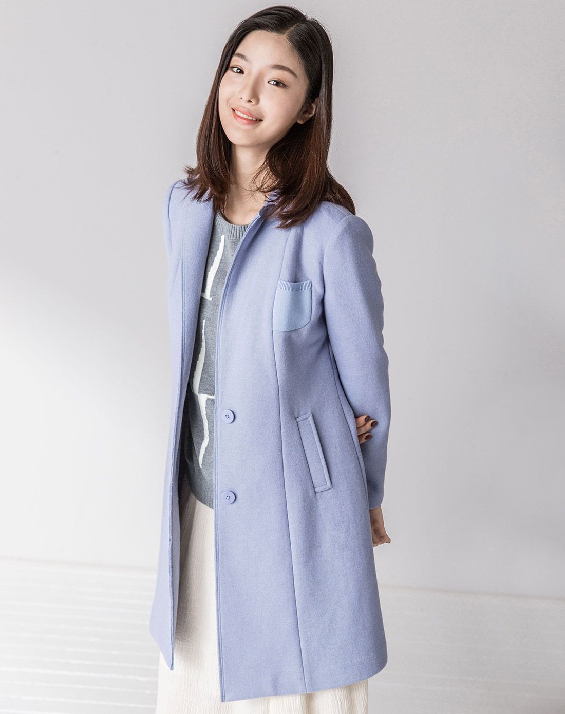 苍蓝色文艺翻领单排扣外套