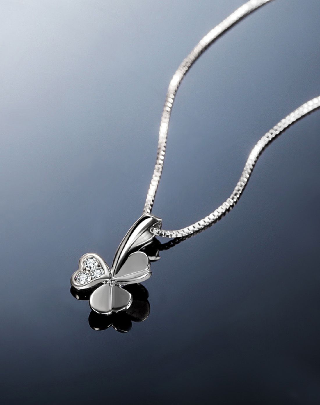 佐卡伊 白18k金钻石吊坠-幸运三叶草