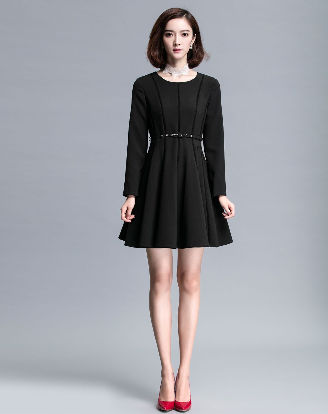 黑色纯色x型圆领拼接长袖连衣裙