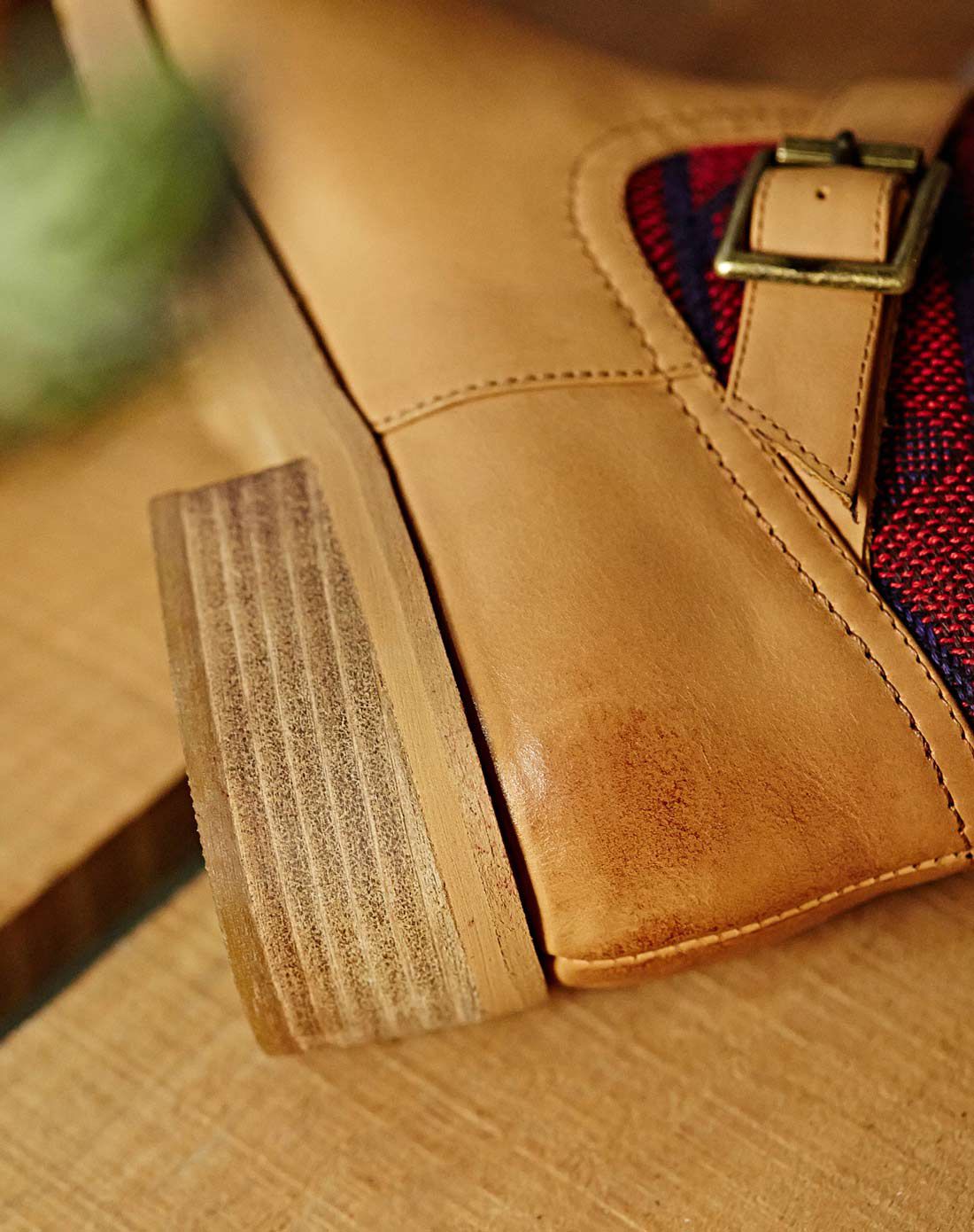 卡其松紧口中跟靴子