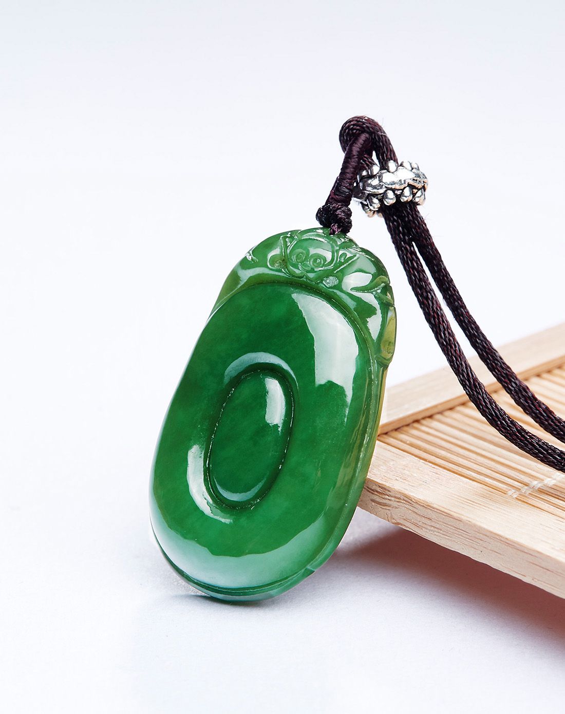 优悦生活uve翡翠玉石专场uve 天然和田碧玉阳绿老料福在眼前吊坠u