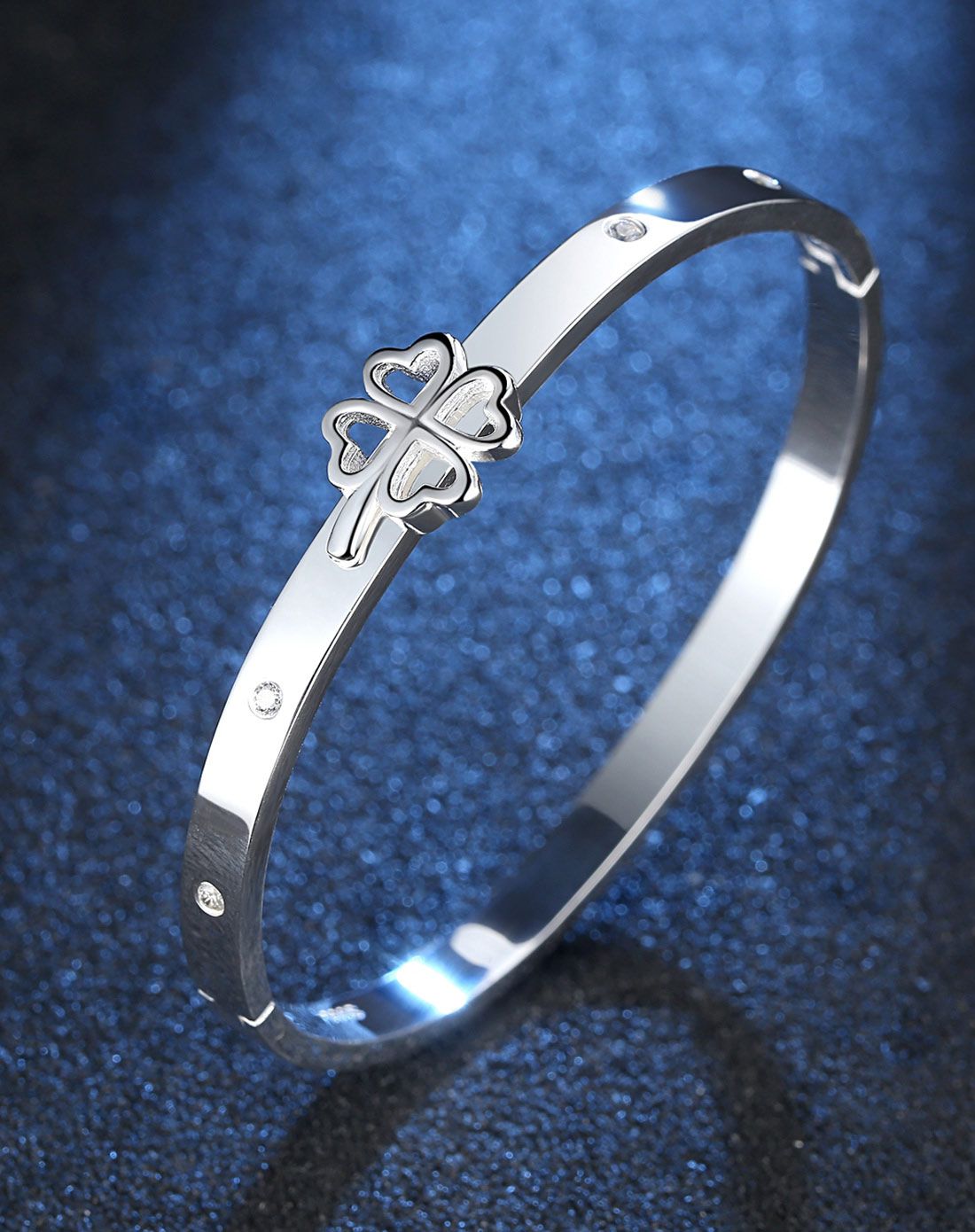 芭莎s990银时尚青春四叶草手镯