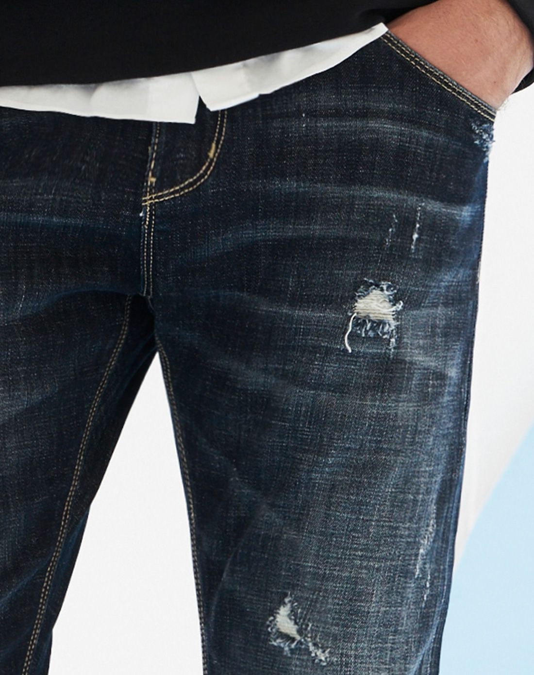 牛仔蓝猫须破洞修身牛仔裤