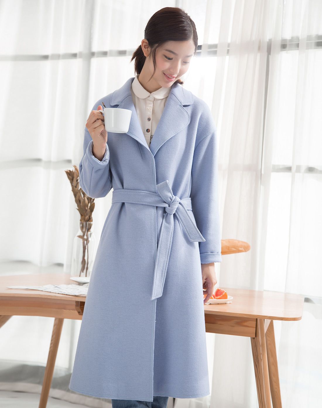 苍蓝色简约双贴袋翻领羊毛大衣