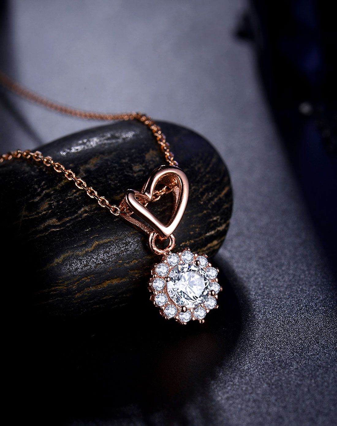 芭莎925银玫瑰金色心有所属项链