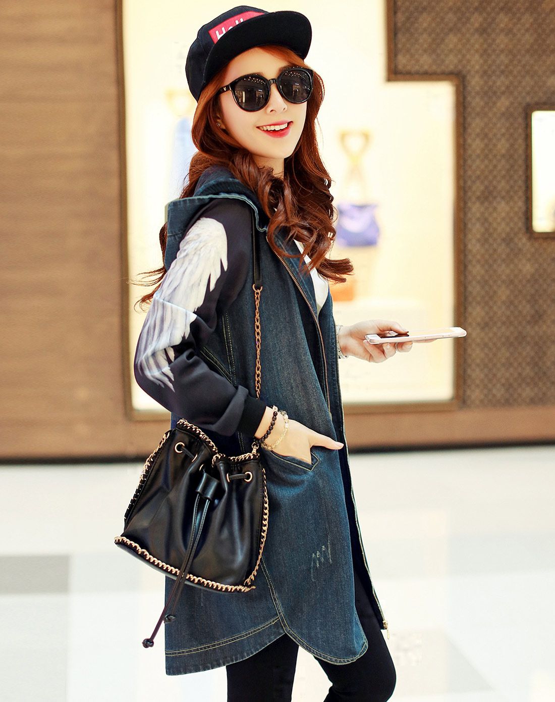 浅蓝色不规则衣摆连衣帽风衣