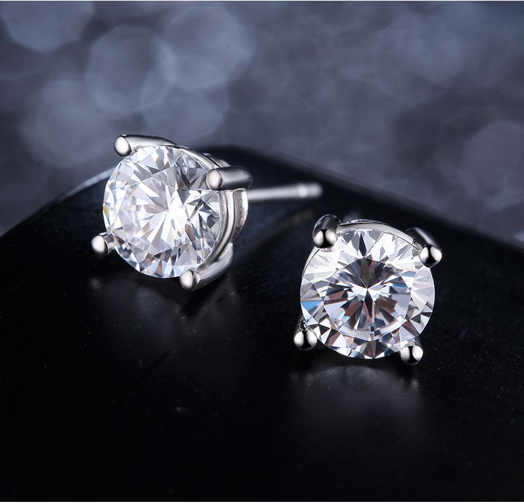 周六福珠宝专场 周六福 30分18k金经典四爪钻石耳钉 品牌名称: 周六福