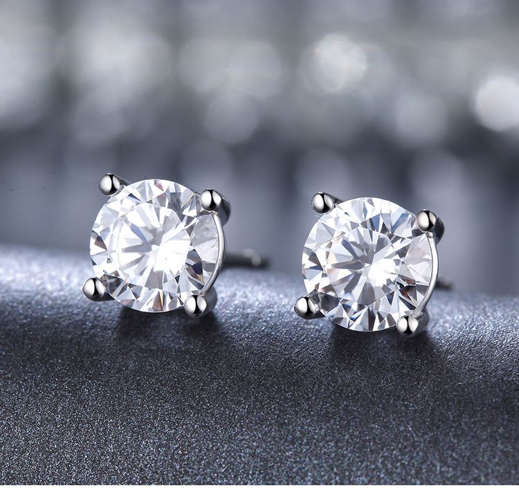 周六福珠宝专场 周六福 30分18k金经典四爪钻石耳钉 品牌名称: 周六福