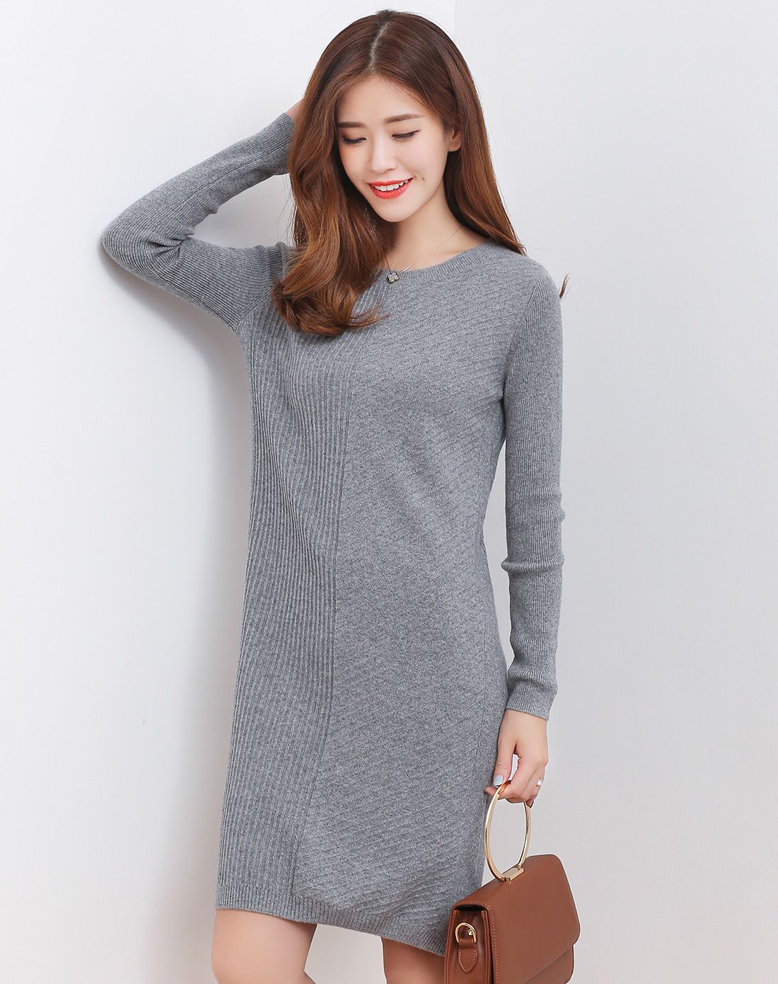 圆领休闲套头长袖羊绒连衣裙