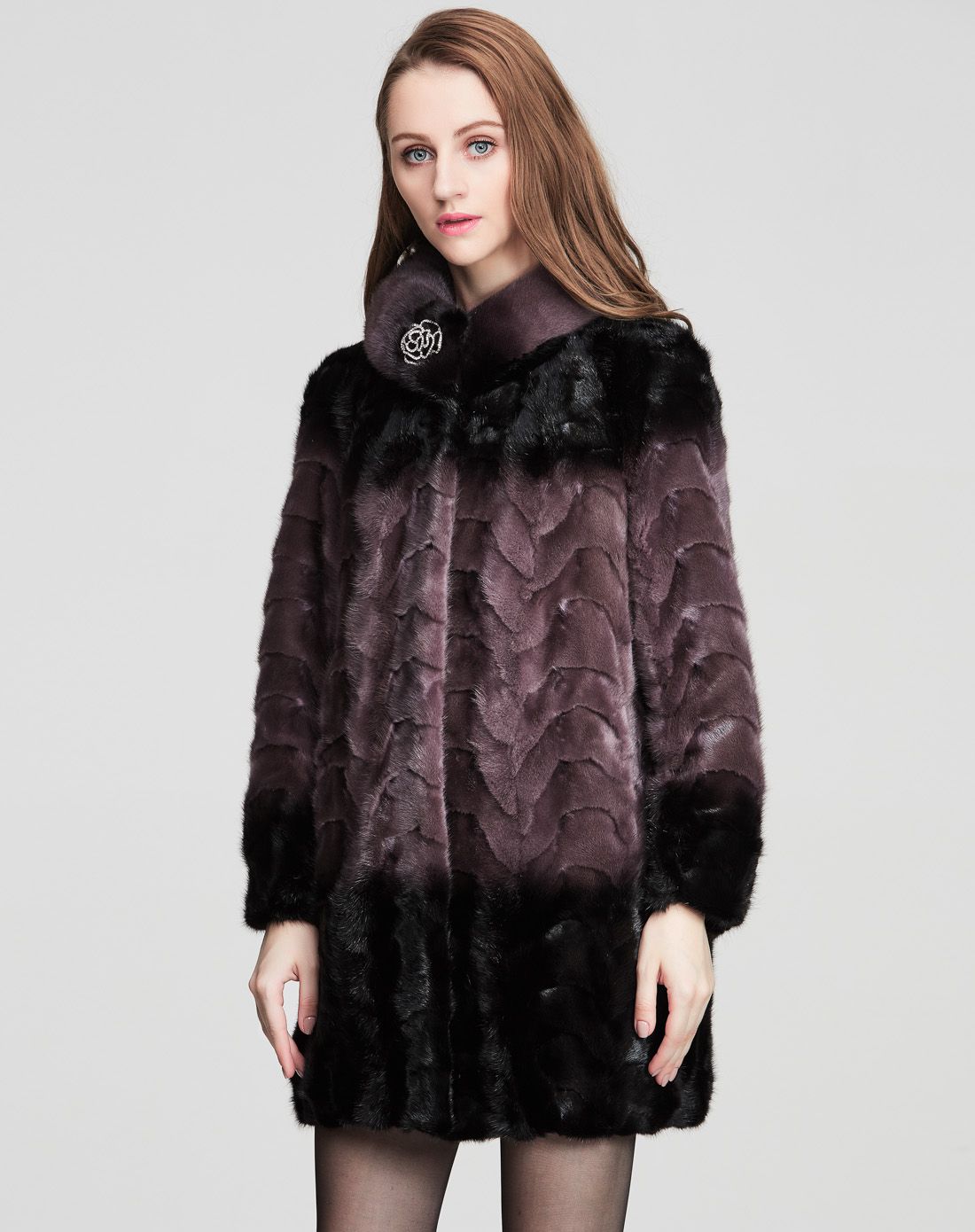 女浅紫色雍容华贵水貂毛皮皮草