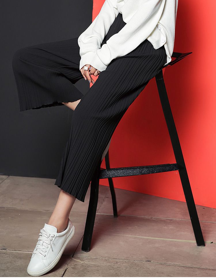 黑色 高腰百褶阔腿裤