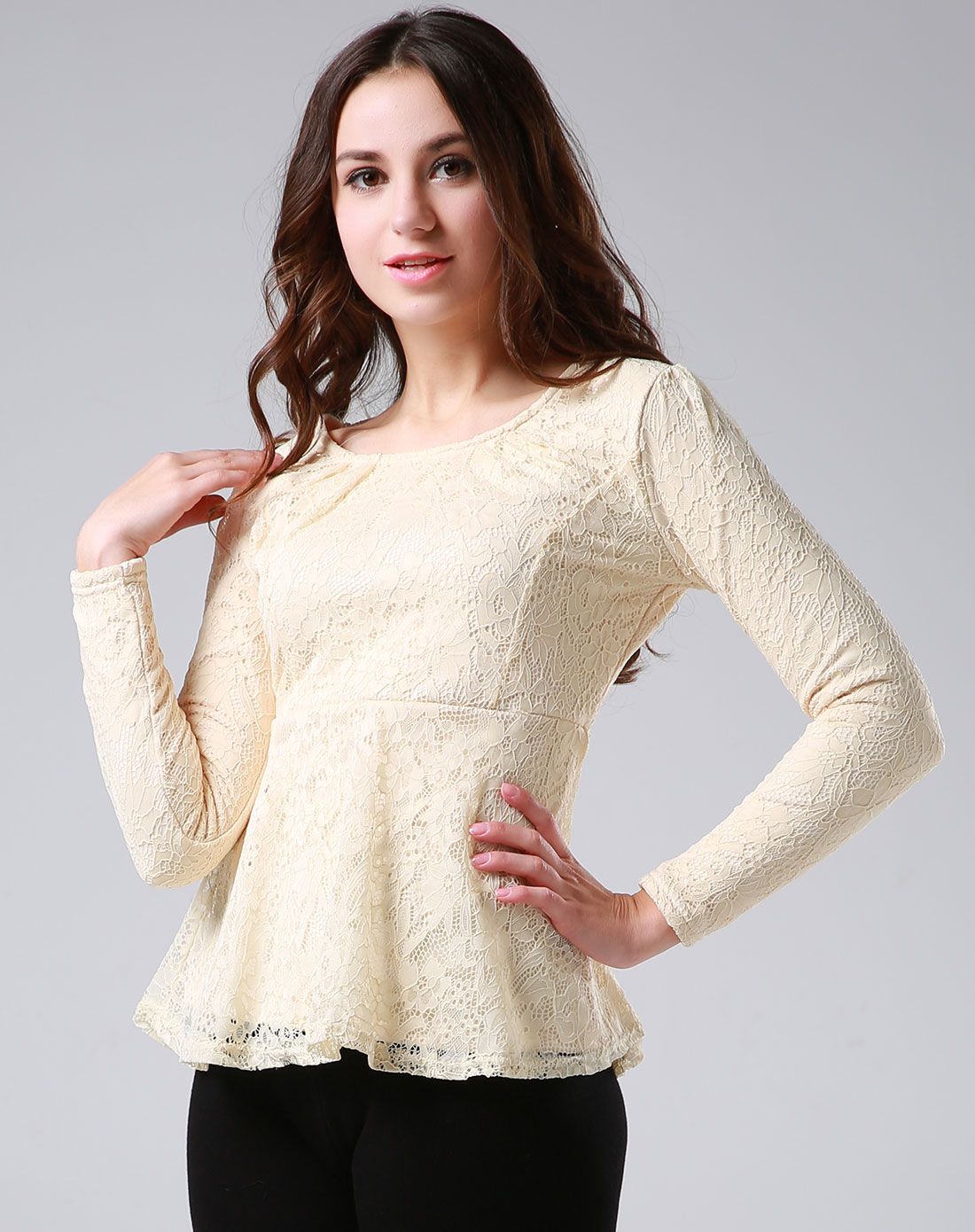 女款杏色蕾丝领折宽下摆中长款单衣