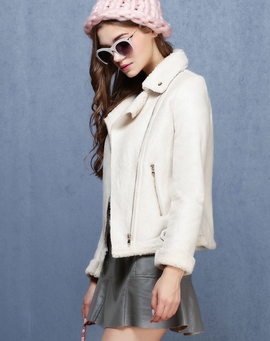 米色长袖翻领时尚休闲短款外套