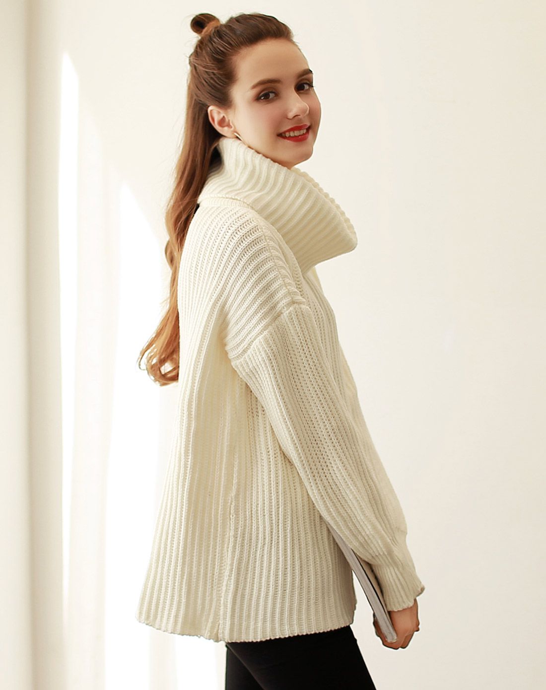 白色高领麻花编织复古毛衣