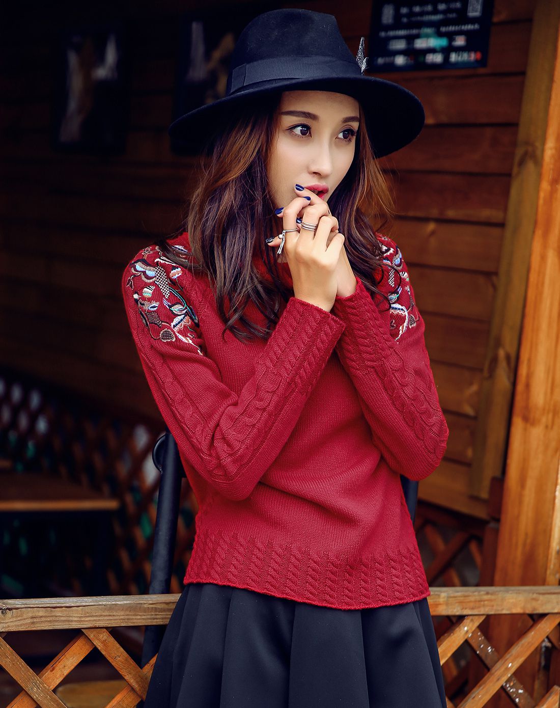 2018秋装新款高领长袖套头打底衫学生少女刺绣上衣提花毛衣女