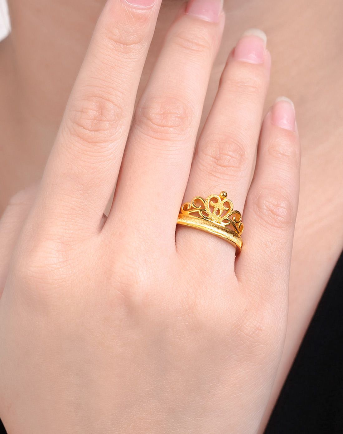 周六福 精品足金真爱皇冠黄金戒指