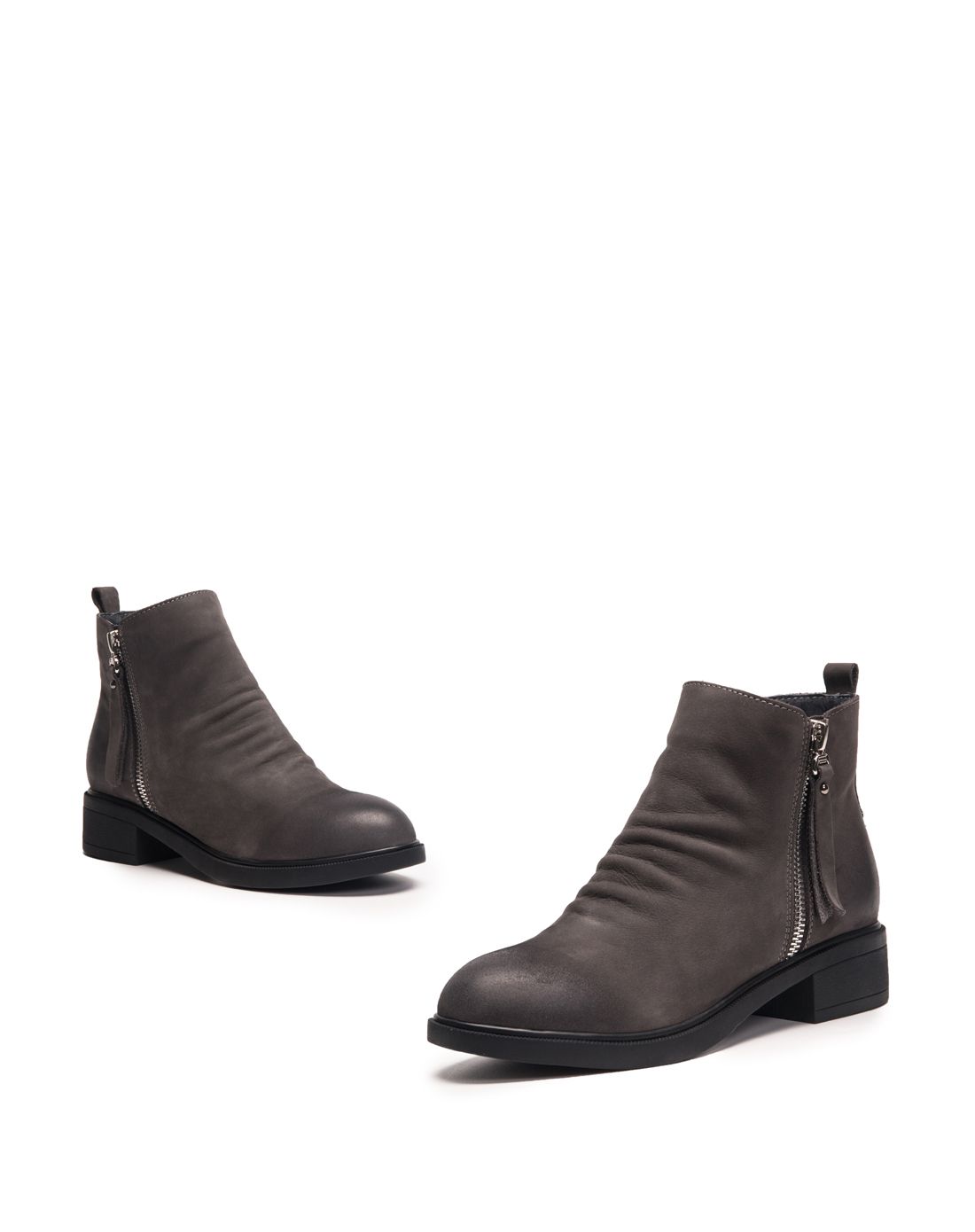 灰色牛皮磨砂拉链装饰时尚个性女士短靴