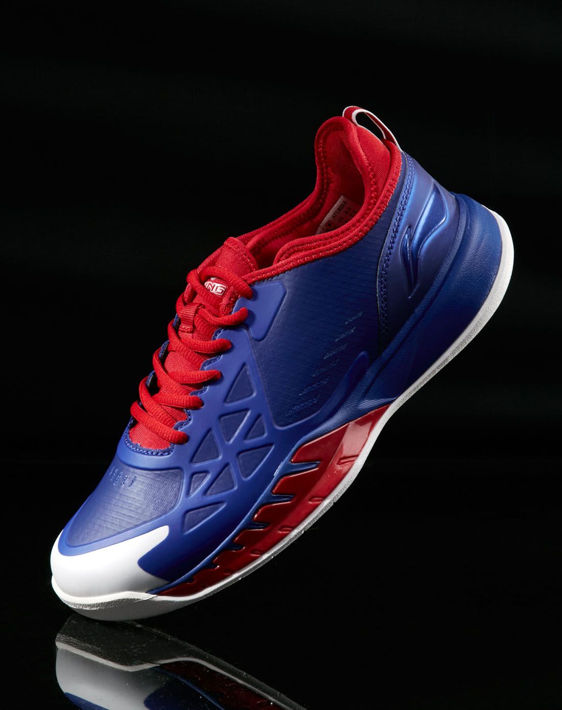 男款蓝色网球鞋 网球系列