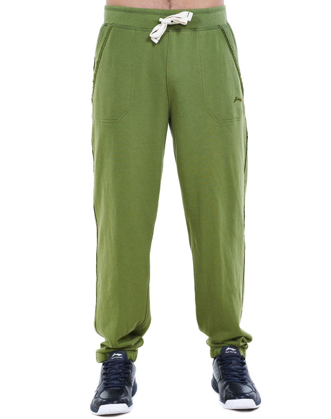 男款榄绿色卫裤 舒适新颖