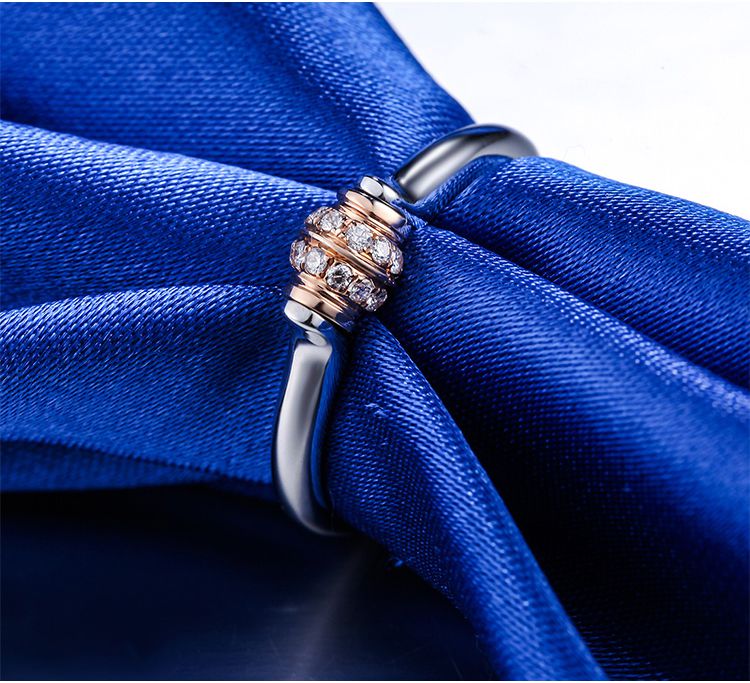 周六福 双色18k金转运珠钻戒