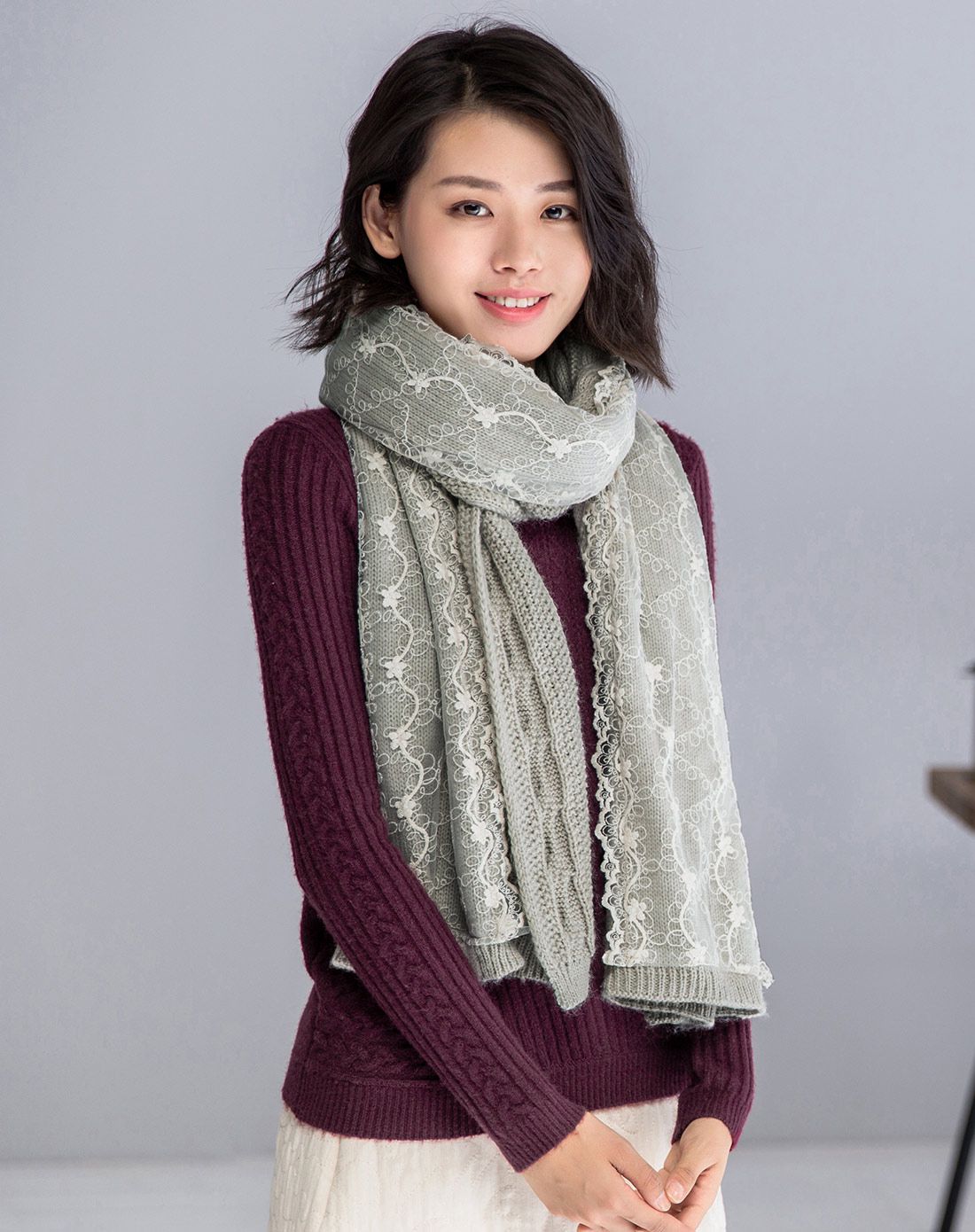 茵曼 枣红色韩版百搭加厚毛线蕾丝保暖围巾