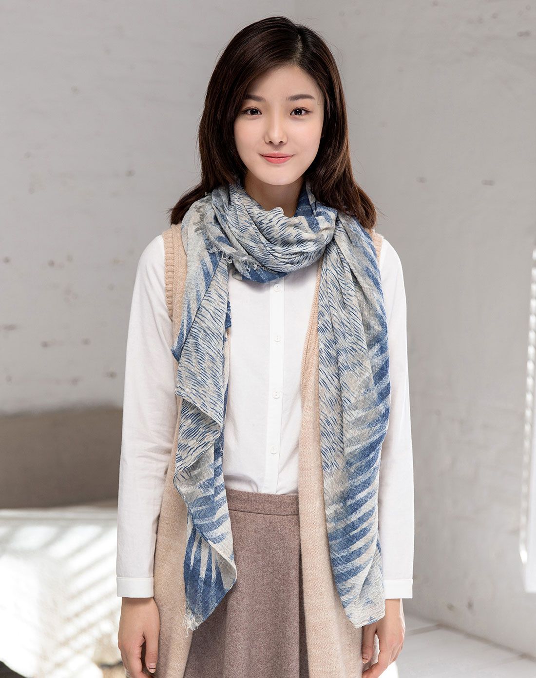 茵曼 深宝时尚保暖斜条纹长款围巾