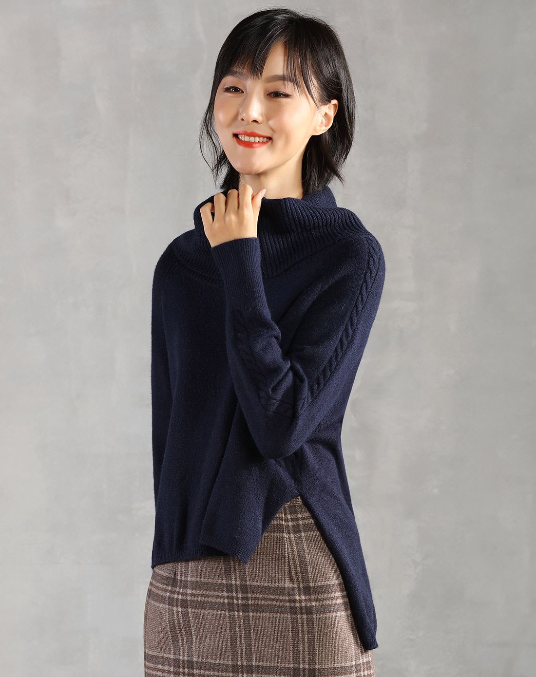 【特惠】驼色时尚高领插肩袖针织衫